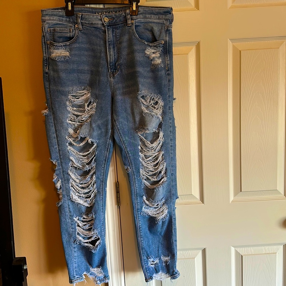 American Eagle Ripped Mom Jeans - Medium Wash